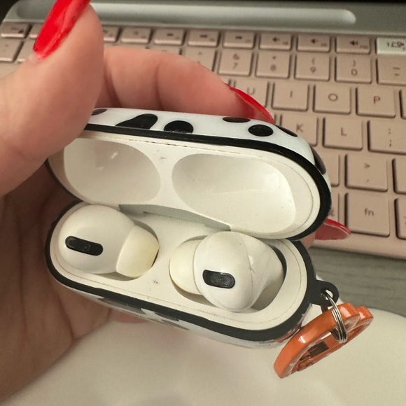 AirPods Pro. First gen -Sold - Picture 1 of 3